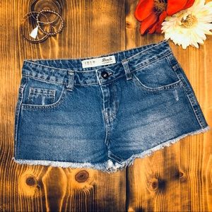 ✅👍Denim & Co. Est. 1969 Distressed Denim Shorts